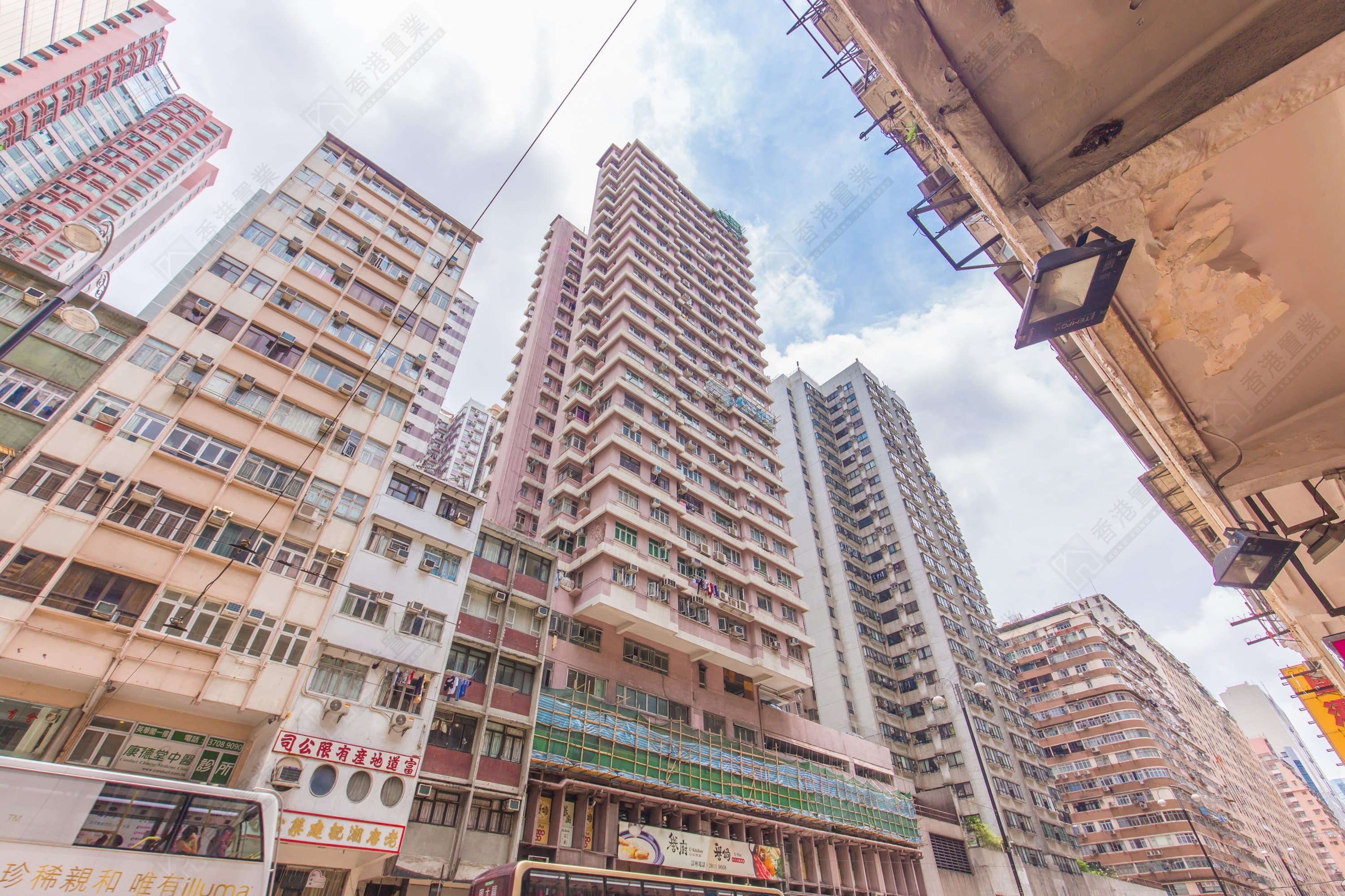 Hong Kong Property Services / Midland estate outlook photo for 昌明洋樓; source: https://www.hkp.com.hk/zh-hk/transaction/%E6%B8%AF%E5%B3%B6-%E5%8C%97%E8%A7%92-%E5%8C%97%E8%A7%92%E5%8D%8A%E5%B1%B1-%E6%98%8C%E6%98%8E%E6%B4%8B%E6%A8%93-NO2025110625110601960090