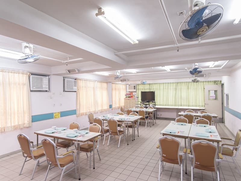 SWD Elderly Information profile L0039; alt=活動區/客廳/飯廳; https://www.elderlyinfo.swd.gov.hk/tc/content/hong-kong-sheng-kung-hui-li-ka-shing-care-and-attention-home-elderly