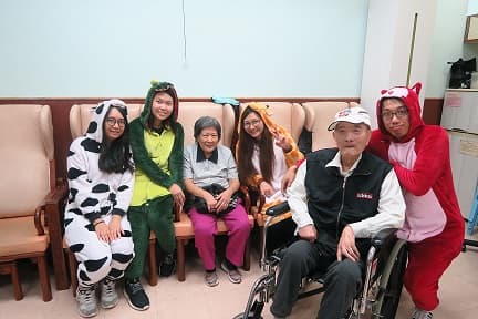Po Leung Kuk elderly service website, Chan Au Big Yan Home / Yee Hong Day Care Centre intro page.