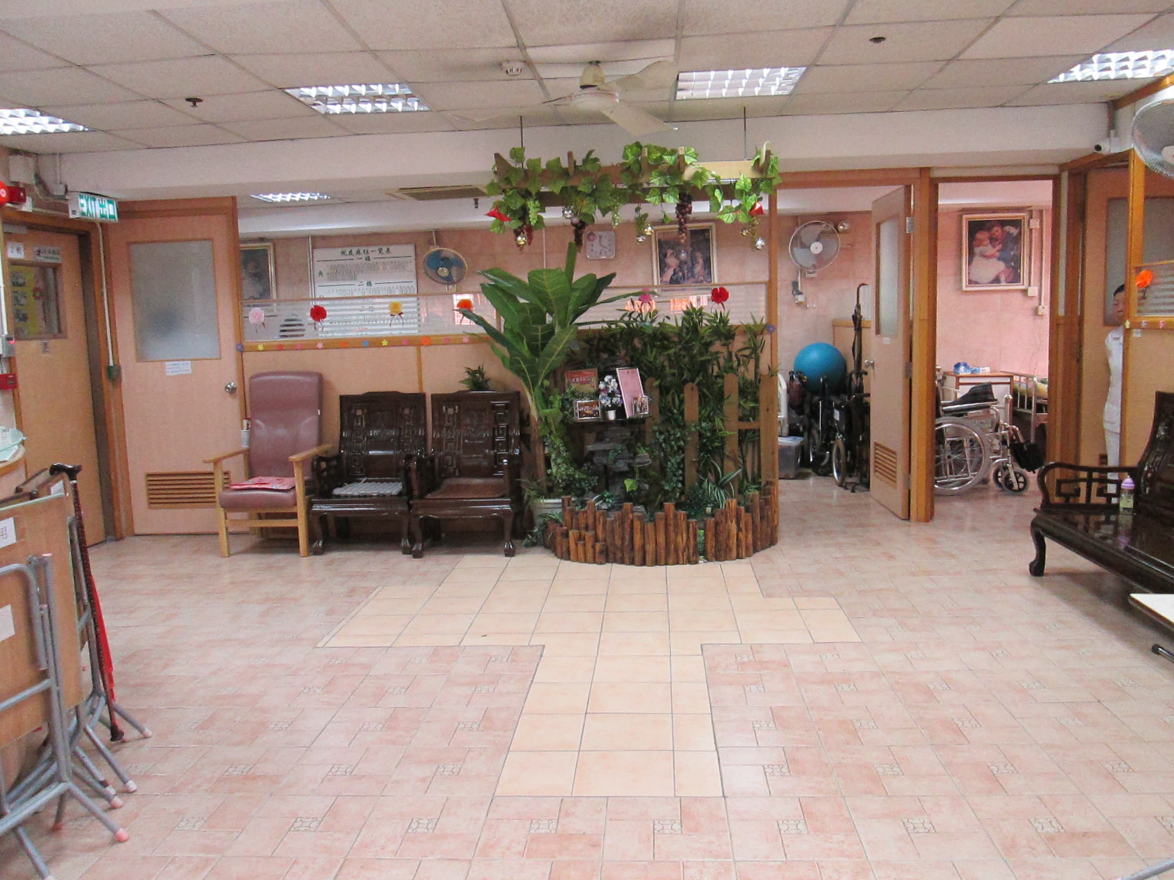 Social Welfare Department Elderly Information Website, L0842 聖恩護老院, alt=活動區/客廳/飯廳