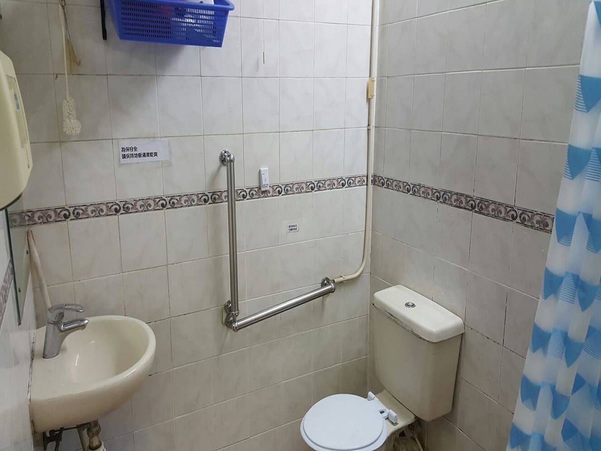 https://www.elderlyinfo.swd.gov.hk/tc/content/springfield-home-aged (洗手間/浴室 / Washroom / Bathroom)