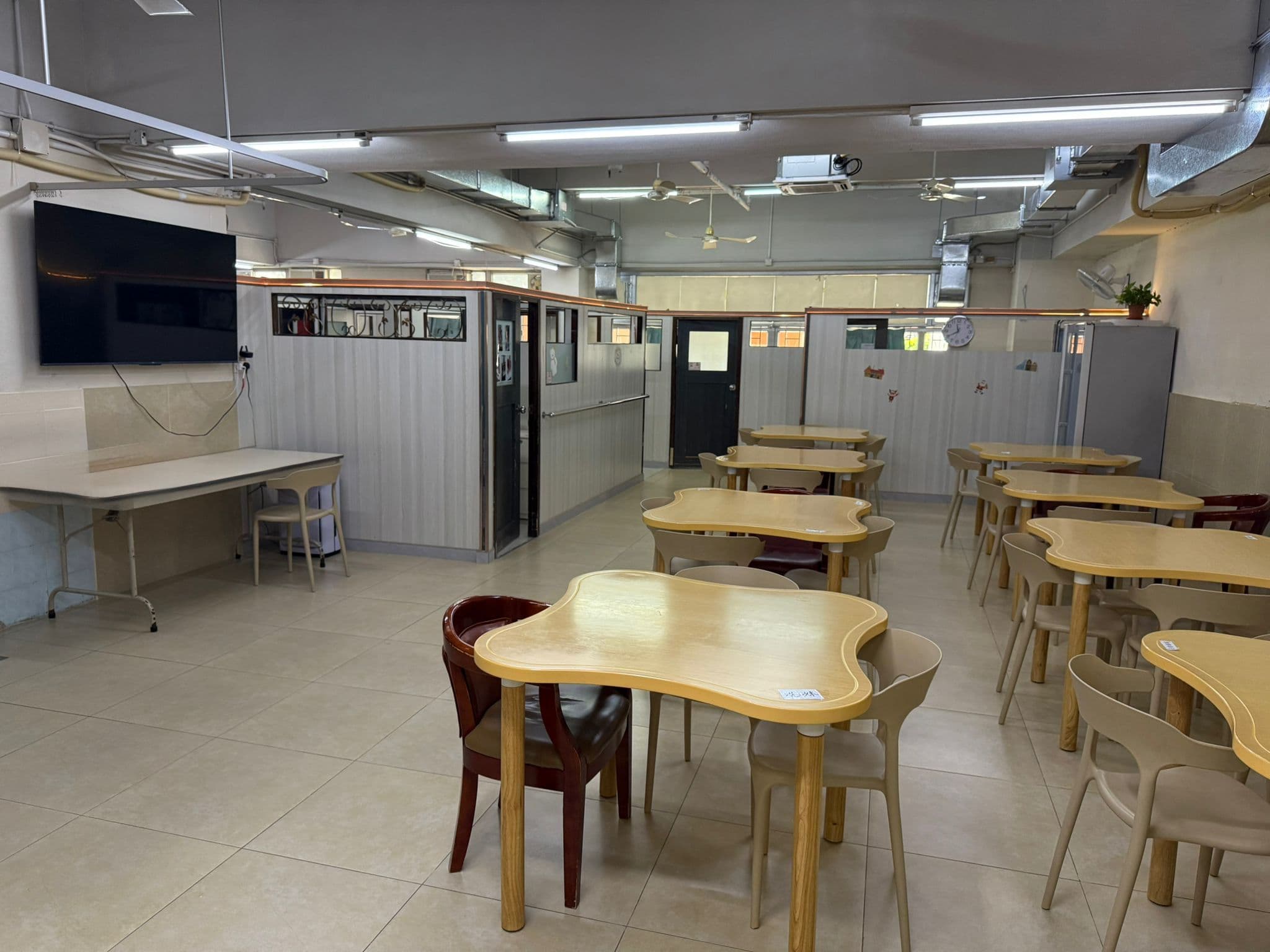 社署長者資訊網 - 得寶護老中心有限公司: 活動區/客廳/飯廳
