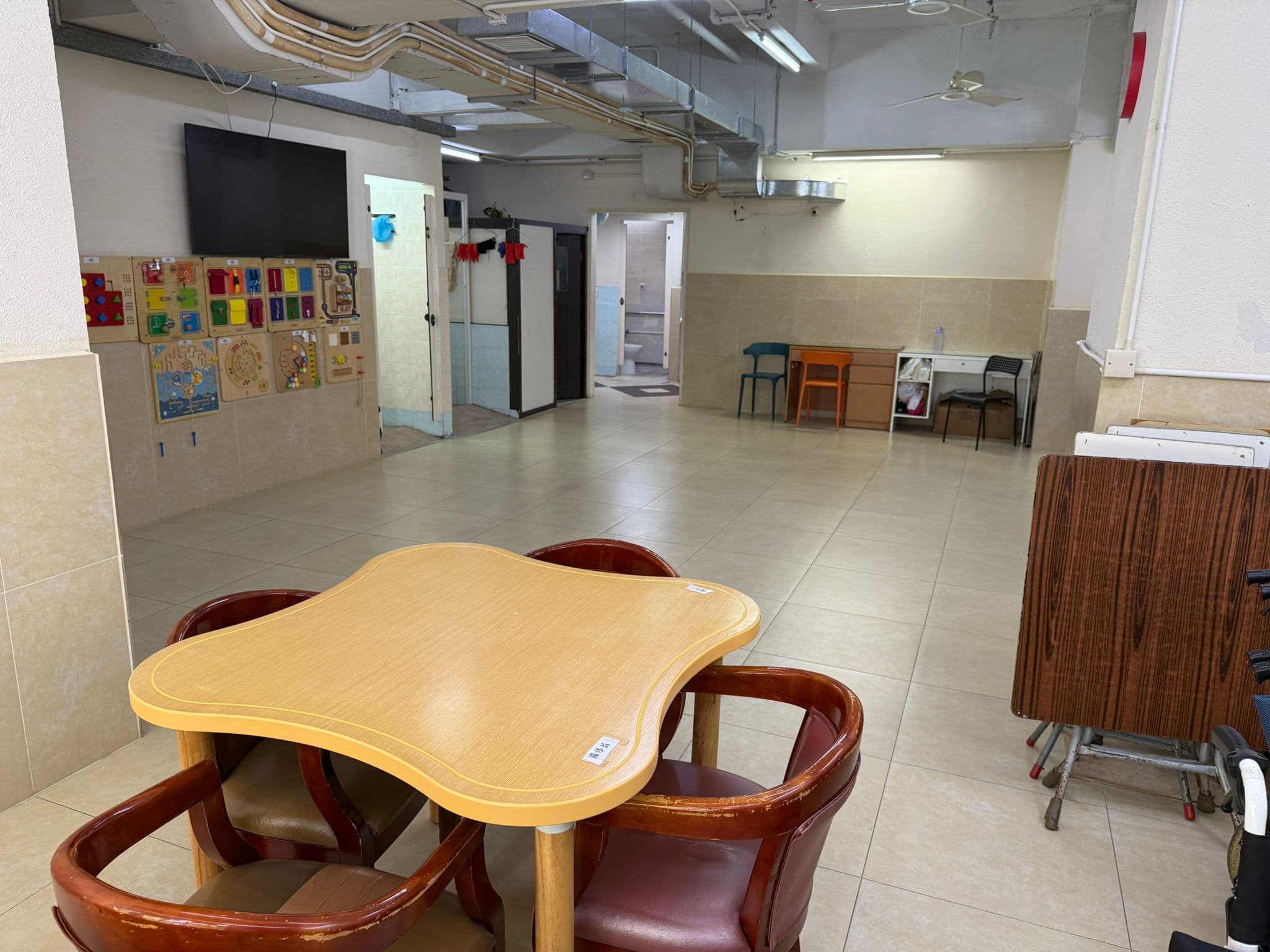 社署長者資訊網 - 得寶護老中心有限公司: 活動區/客廳/飯廳