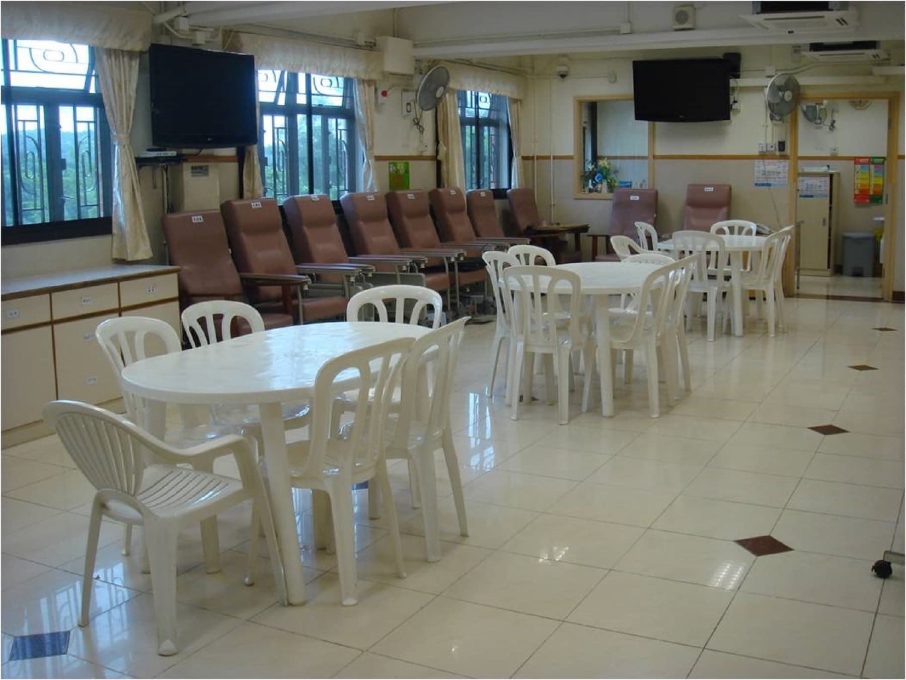 社署長者資訊網 / SWD Elderly Information Website (活動區/客廳/飯廳)