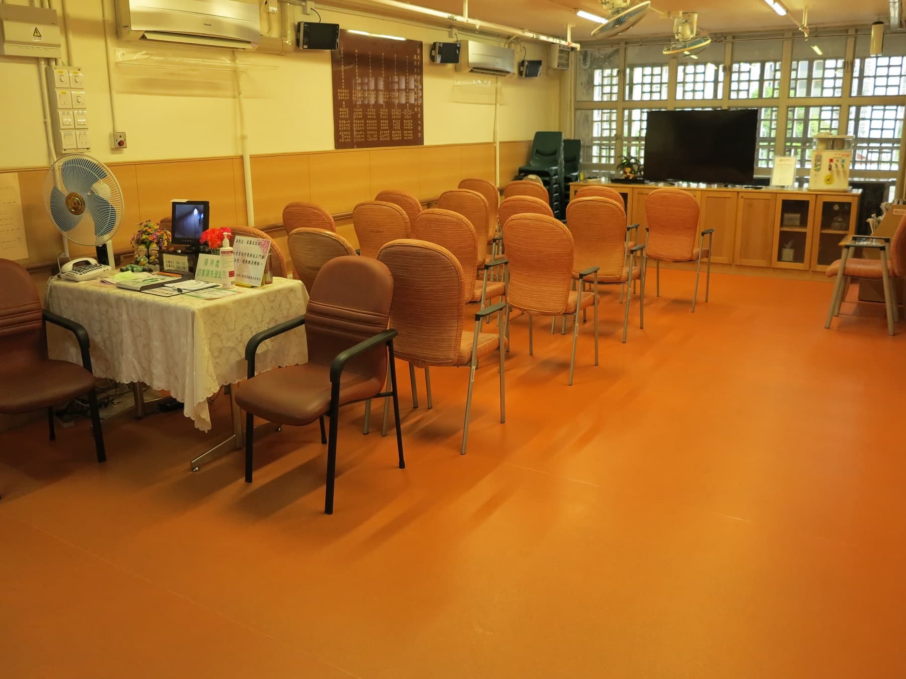 社署長者資訊網 L0305 gallery,活動區/客廳/飯廳。source=https://www.elderlyinfo.swd.gov.hk/tc/content/twghs-mok-wong-fung-yee-home-elderly
