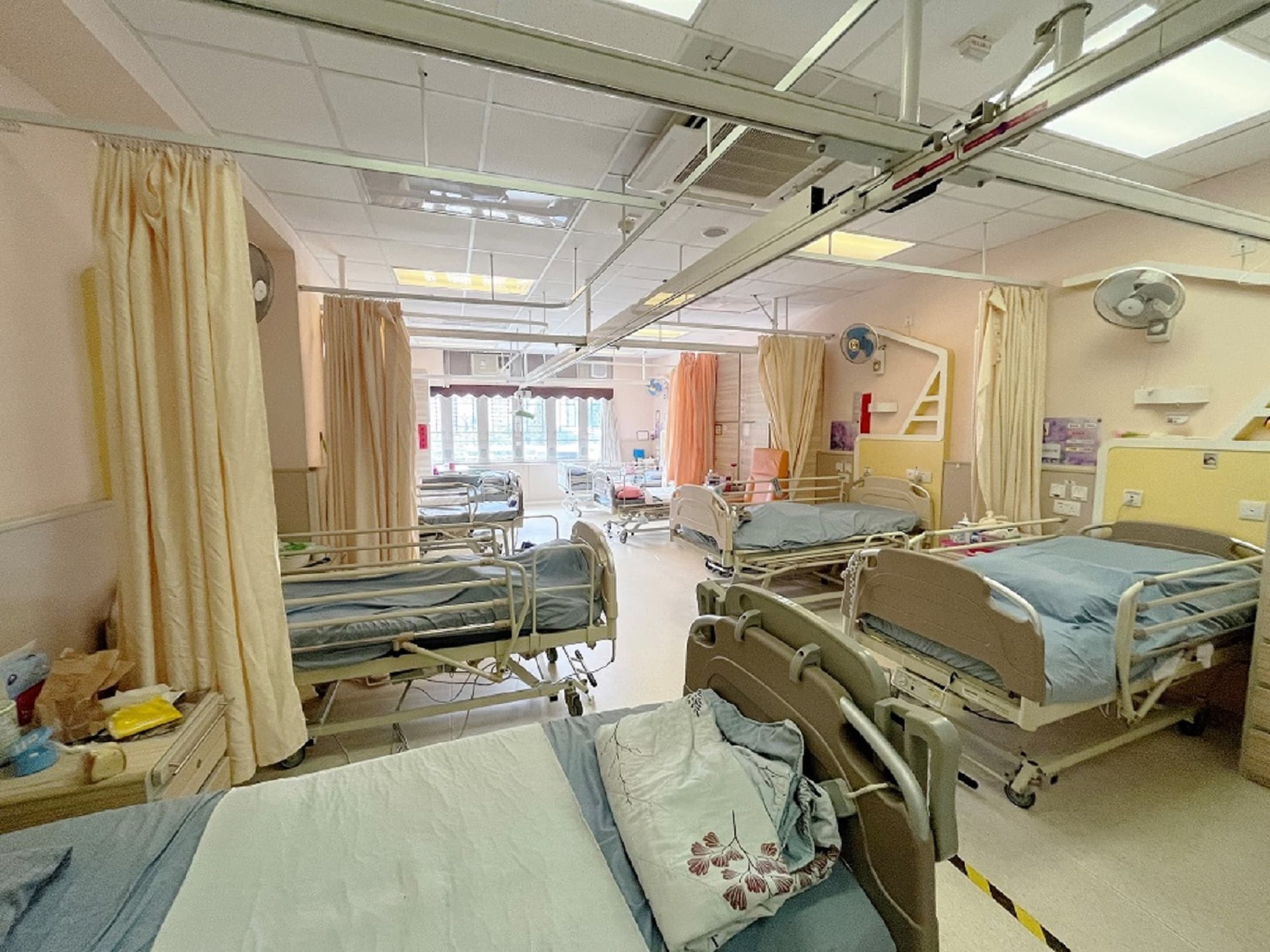 SWD Elderly Information profile L1322 - 房間; source=https://www.elderlyinfo.swd.gov.hk/tc/content/twghs_may_lodge_cum_day_care_centre_for_the_elderly