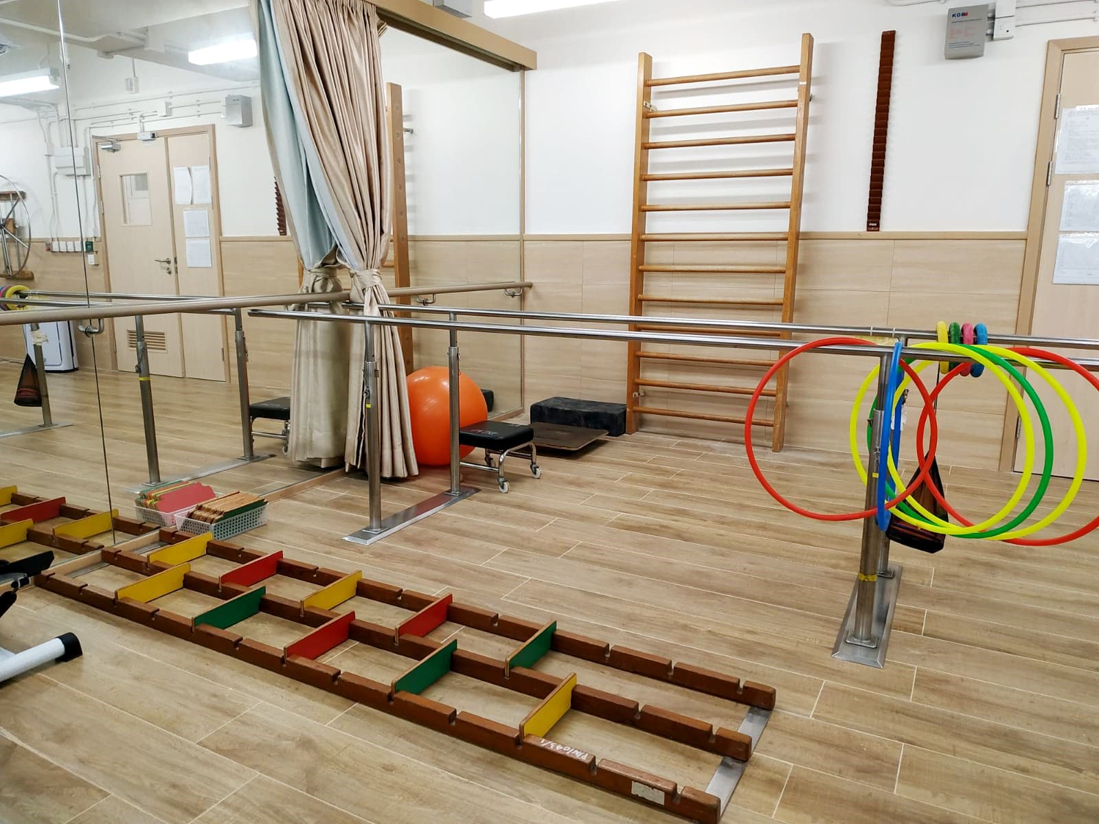 SWD Elderly Info: 活動區/客廳/飯廳; source=https://www.elderlyinfo.swd.gov.hk/tc/content/womens-welfare-club-eastern-district-hong-kong-ng-siu-mui-home-cum-care-and-attention-12